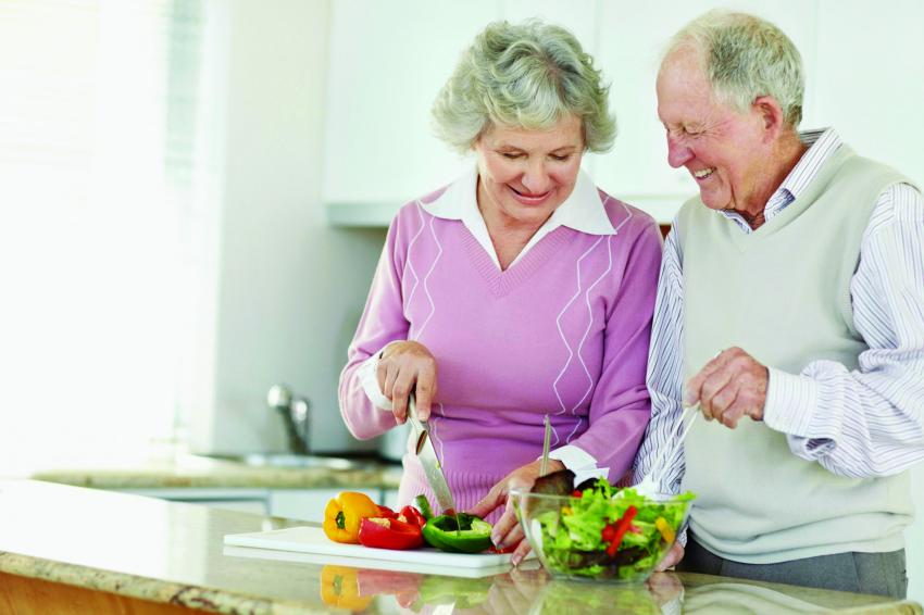 Para uma boa saúde, idoso necessita de alimentação equilibrada