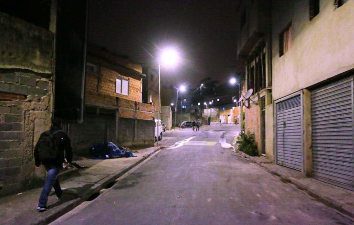 “Mauá Cidade Luz” atende Viela Santarém, no Jardim Oratório