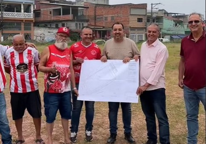 Chiquinho do Zaíra celebra anúncio de reforma do campo do Internacional, no Jardim Oratório
