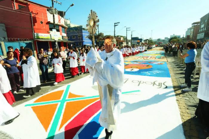 Missa de Corpus Christi reúne 15 mil fiéis em Mauá