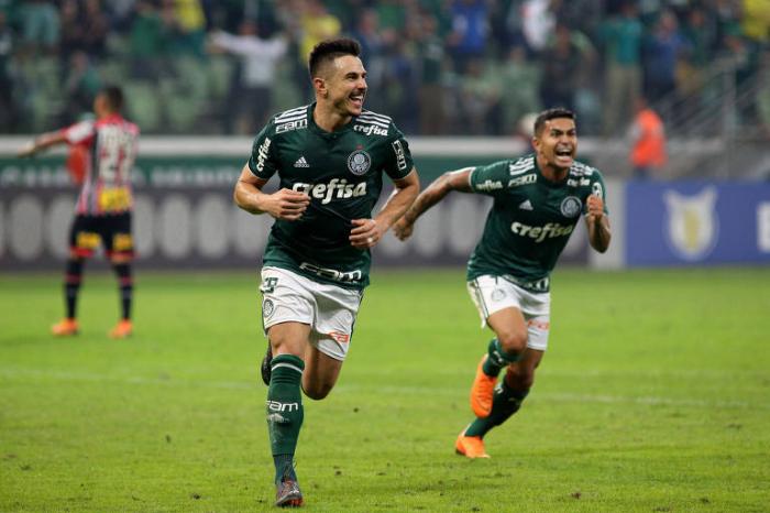 Palmeiras vence São Paulo de virada e mantém tabu no Allianz Parque