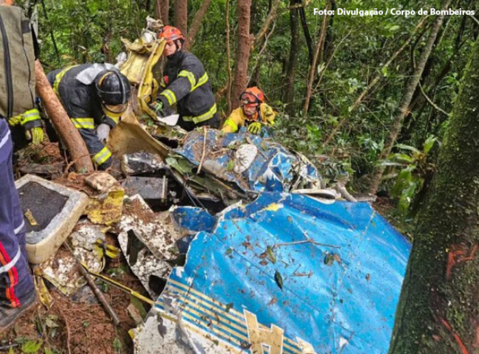 Avião de pequeno porte cai na divisa de Rio Grande da Serra com Ribeirão Pires e deixa dois mortos
