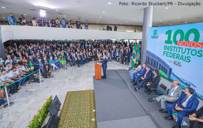 Em Brasília, Marcelo Oliveira comemora chegada de Instituto Federal em Mauá