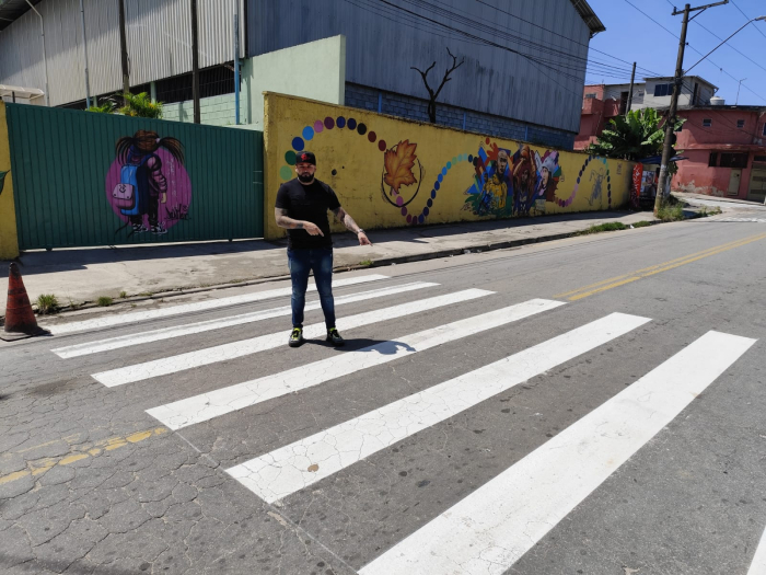 Zé Carlos Nova Era conquista sinalização em frente à escola do Jd. Canadá