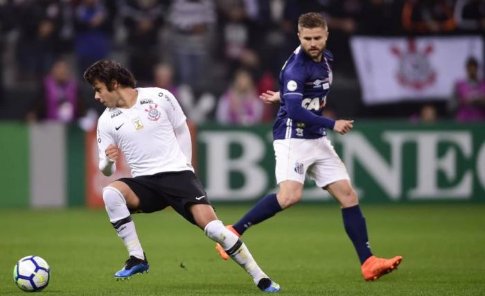 Corinthians e Santos empatam por 1 a 1 em Itaquera