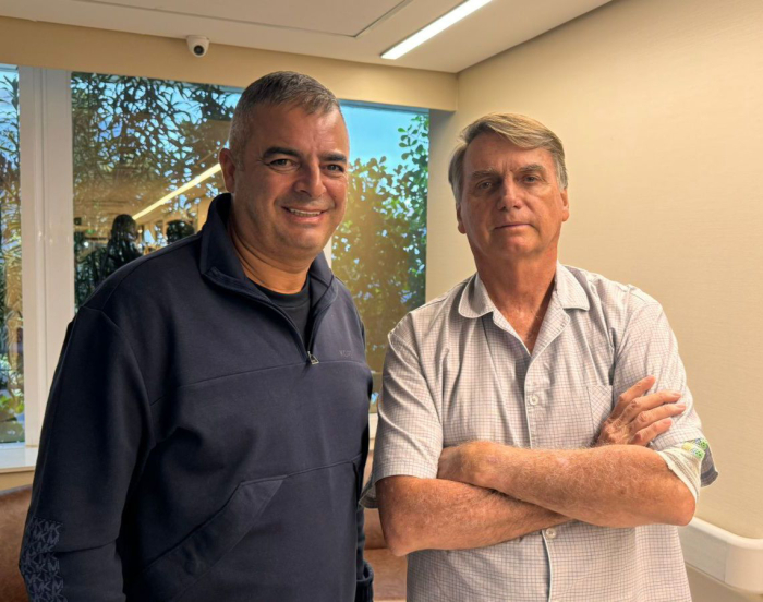 Vereador Sargento Simões visita ex-presidente Jair Bolsonaro 