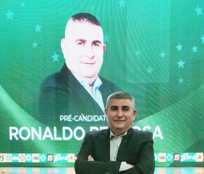 Ronaldo Pedrosa é apresentado como pré-candidato a vereador durante plenária do MDB