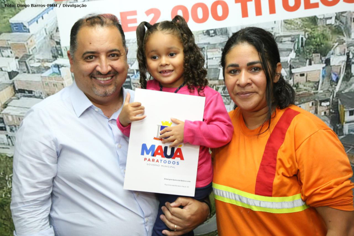 Prefeito Marcelo Oliveira entrega mais de 200 títulos de propriedade em nova etapa de regularização fundiária