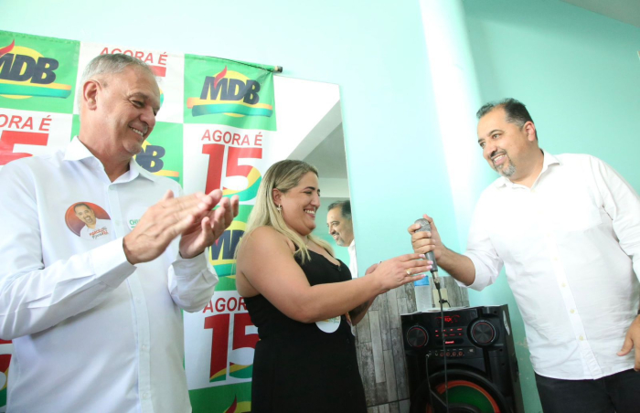 Reunião com amigos de Adriana Mazzi reúne mais de 150 pessoas e conta com as presenças de Chiquinho do Zaíra e Marcelo Oliveira