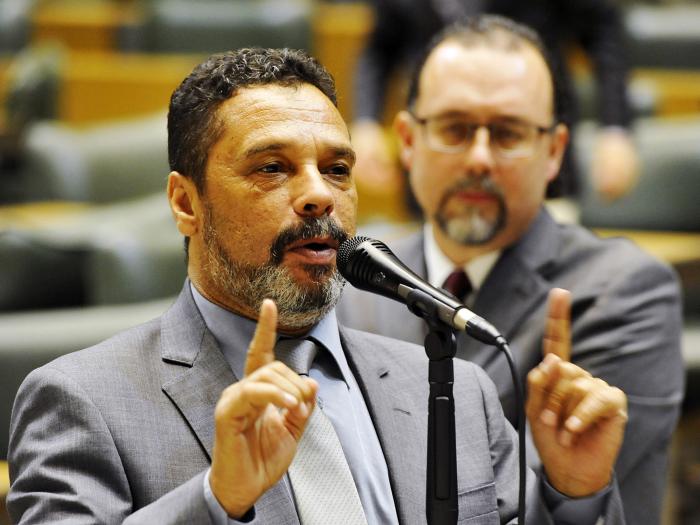 Deputados estaduais do PT contratam gráficas suspeitas