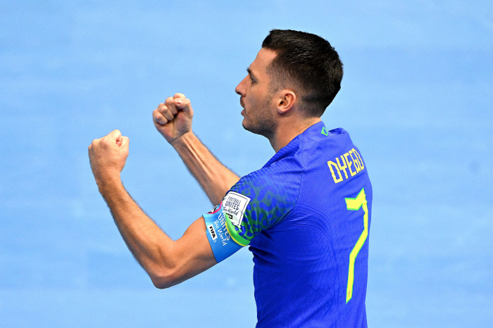 Dyego e Emilly são eleitos por portal os melhores jogadores de futsal do mundo