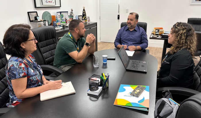 Marcelo Oliveira recebe representantes da Sabesp e reforça os pedidos por melhorias nos serviços prestados