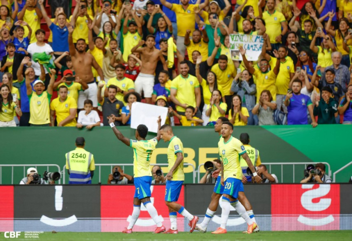 Com gol de Vini Jr. nos acréscimos, seleção brasileira vence a Colômbia pelas Eliminatórias da Copa do Mundo de 2026