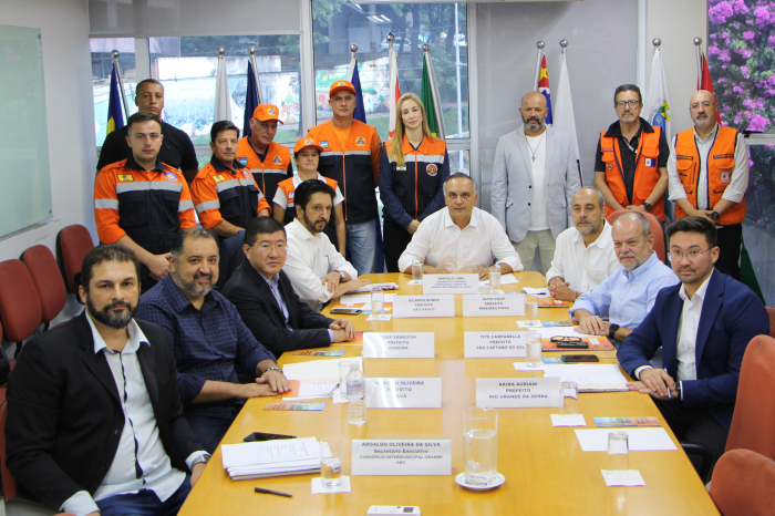 Novo sistema de monitoramento das chuvas é entregue a prefeitos do ABC para reforçar combate às enchentes 