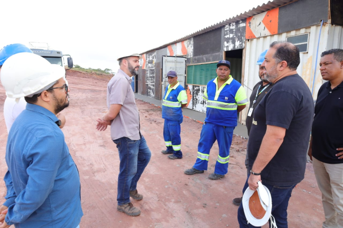 Prefeito Marcelo Oliveira acompanha obras da Sabesp para melhorar abastecimento de água em Mauá
