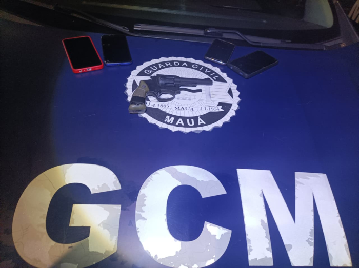 GCM prende envolvidos em furto de veículo e recupera bens da vítima em Mauá