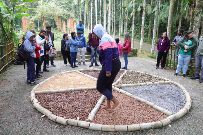 Alunos da APAE Mauá conhecem Jardim Sensorial no Parque Oswaldo Dias
