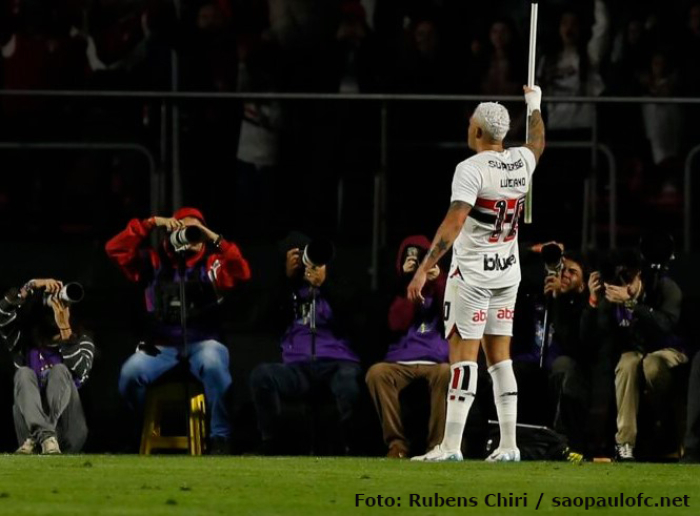 Com dois gols de Luciano, São Paulo derrota o Corinthians pelo Campeonato Brasileiro