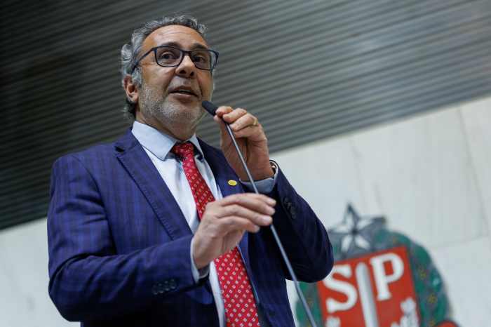 Deputado Rômulo Fernandes apresenta projeto que cria programa de escuta técnica qualificada para crianças e adolescentes vítimas de violência