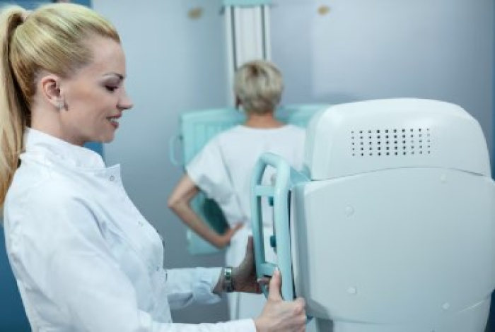 Ministério da Saúde anuncia que SUS garantirá acesso à mamografia para mulheres a partir dos 40 anos