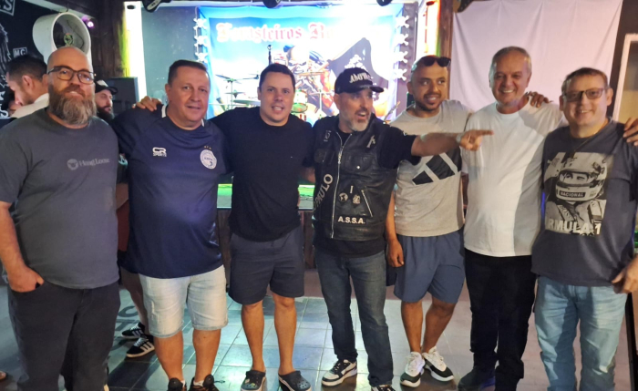 Presidente estadual do Abutre’s, Kuka comemora aniversário com amigos na sede do motoclube