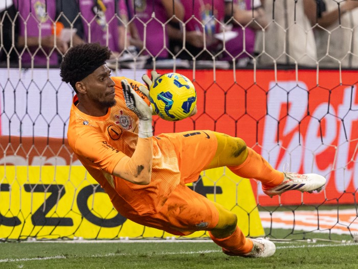 Corinthians vence o Cruzeiro nos pênaltis e avança à final da Copa do Brasil