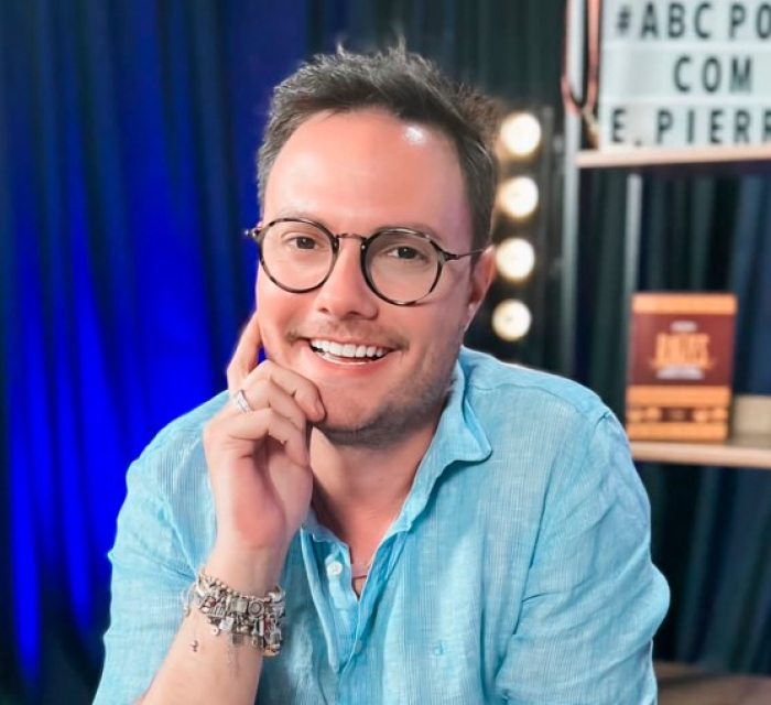 a falsa promessa do início de ano (“ano novo, eu velho”)