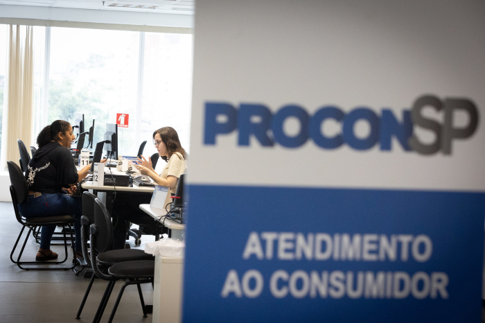 Procon-SP multa Enel em R$ 14 milhões por falhas no fornecimento de energia no fim de 2025