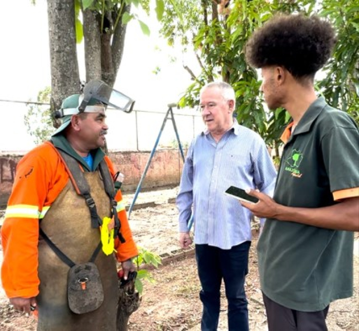 Vereador Zé Luiz Cassimiro acompanha zeladoria no Campo do União
