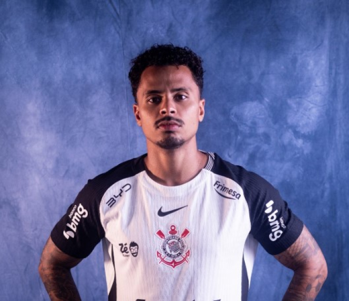 Allan chega a São Paulo para assinar por empréstimo com Corinthians até o fim do ano; Palmeiras aguarda Arias