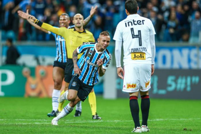 São Paulo sofre virada do Grêmio e perde chance de liderar Brasileirão