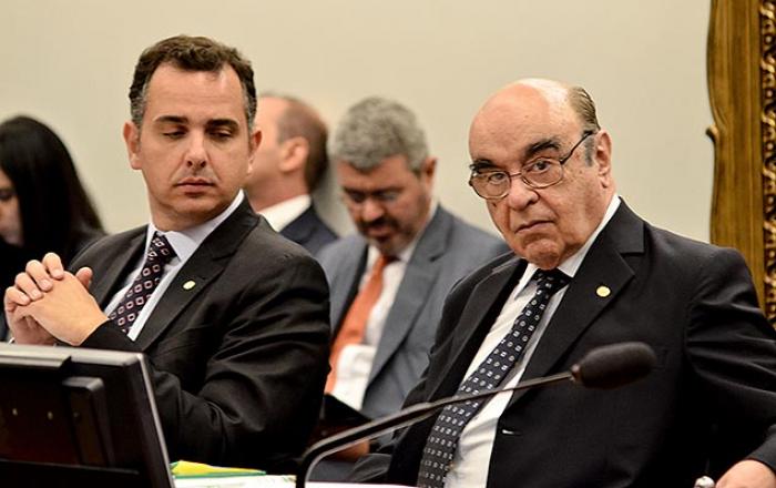 CCJ da Câmara dá aval para proposta que prevê fim do foro privilegiado 