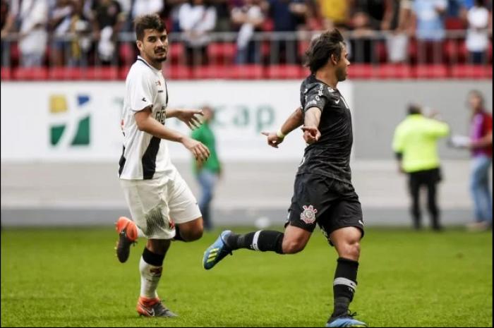 Com três gol de Romero, Corinthians vence Vasco de virada por 4 a 1