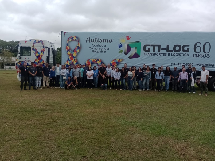 GTI-Log personaliza carreta em campanha de conscientização sobre “Abril Azul”