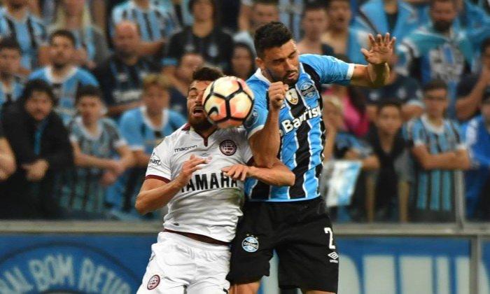 Grêmio vence primeira partida da final da Libertadores