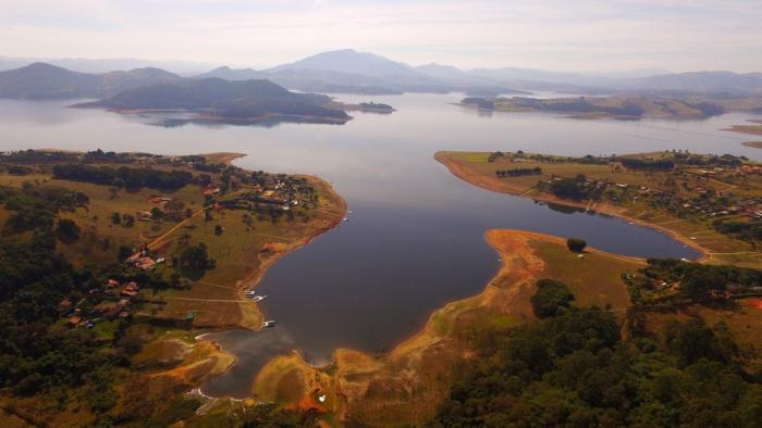 Sistema Cantareira perde 1,1 bilhão de litros de água por dia desde abril, segundo Sabesp