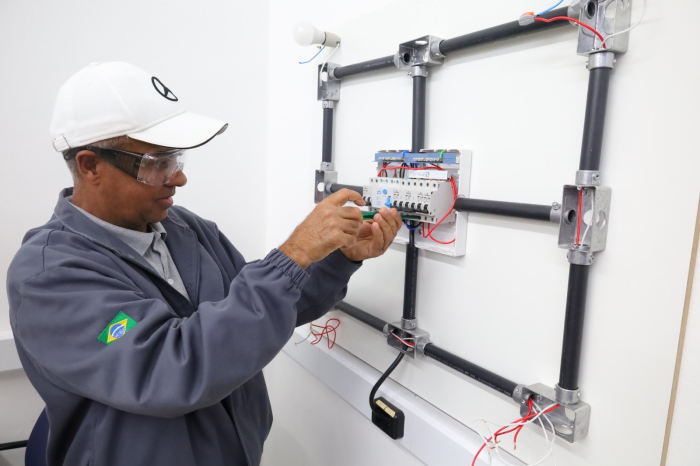 Mauá abre curso gratuito de eletricista predial