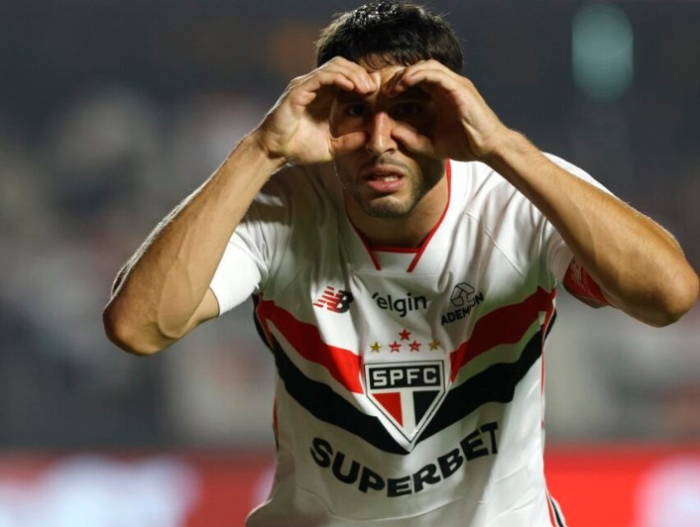 Com gol de Calleri, São Paulo vence o Internacional pelo Campeonato Brasileiro