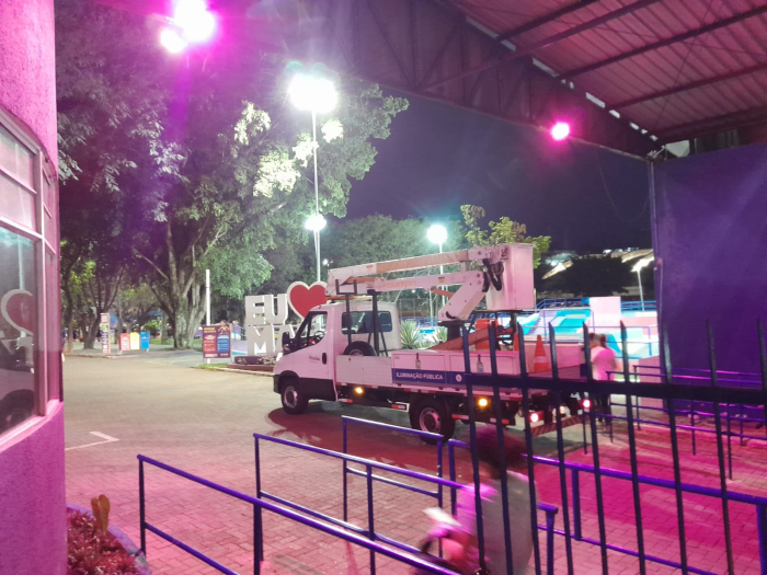 Prédios públicos e parques de Mauá recebem iluminação especial em apoio ao 'Outubro Rosa’