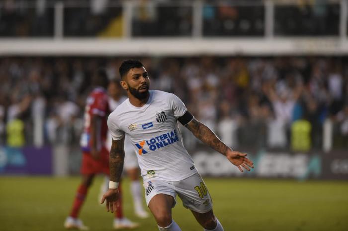 Santos vence Bahia em casa e se afasta da zona de rebaixamento