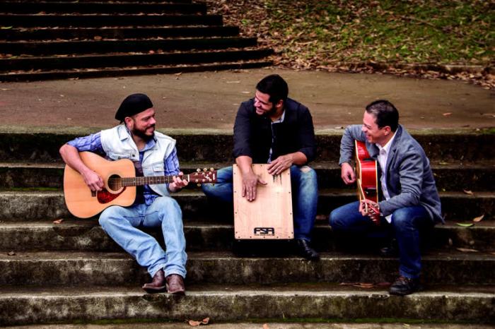 Banda Folk it All se apresenta no SESI Mauá