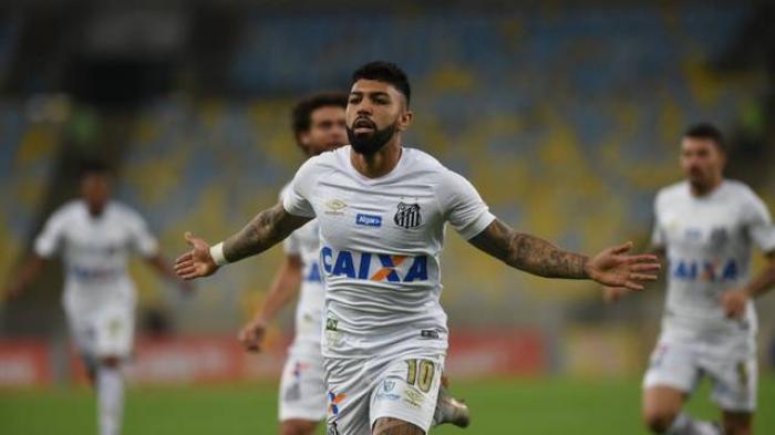 Santos vence Vasco fora de casa com três gols de Gabigol e se afasta do Z-4