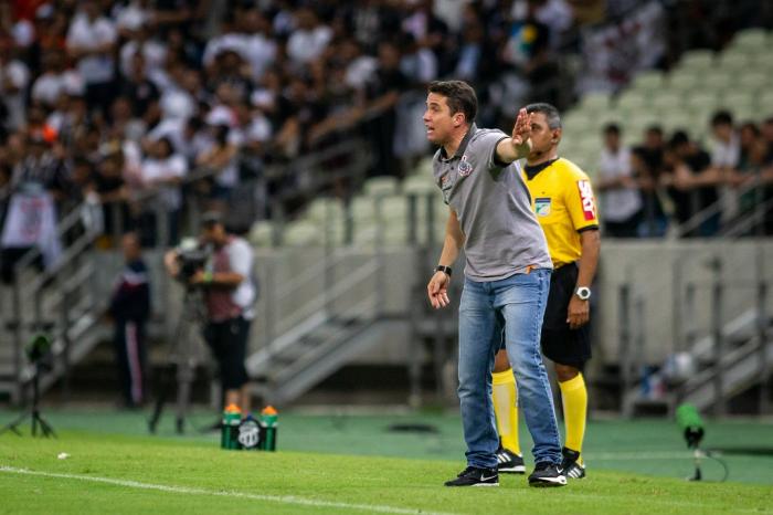 Corinthians é derrotado pelo Ceará fora de casa e Osmar Loss não é mais técnico do clube