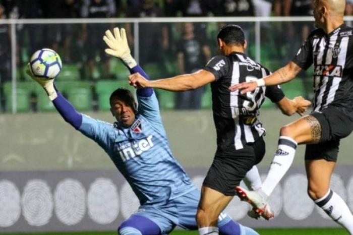 São Paulo é derrotado pelo Atlético-MG e perde a liderança do Brasileirão