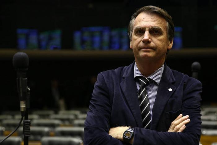 Bolsonaro lidera corrida presidencial, mostra pesquisa Ibope
