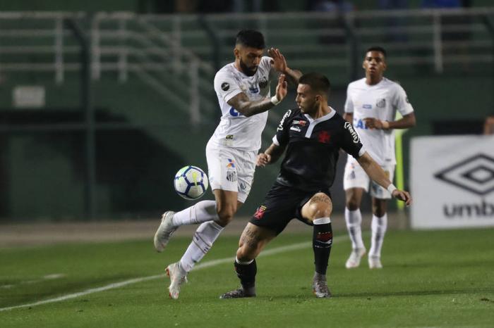 Santos e Vasco empatam por 1 a 1 no Pacaembu