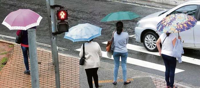 Frente fria deve continuar até o fim de semana na região, segundo Inmet