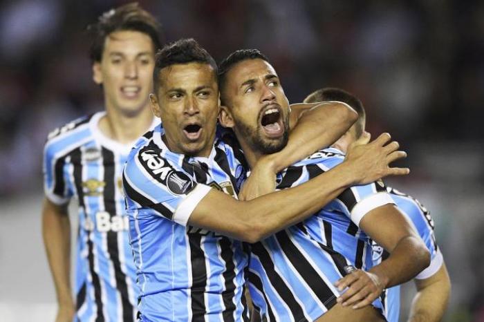 Grêmio vence River Plate na Argentina e conquista vantagem na semifinal da Libertadores