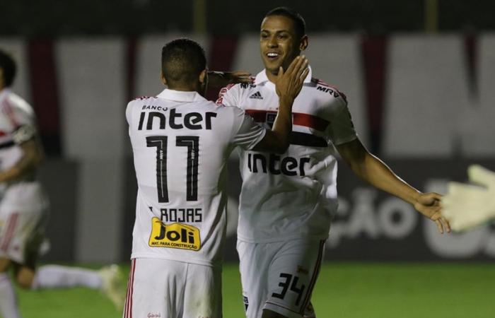 São Paulo quebra jejum e volta a vencer no Brasileirão