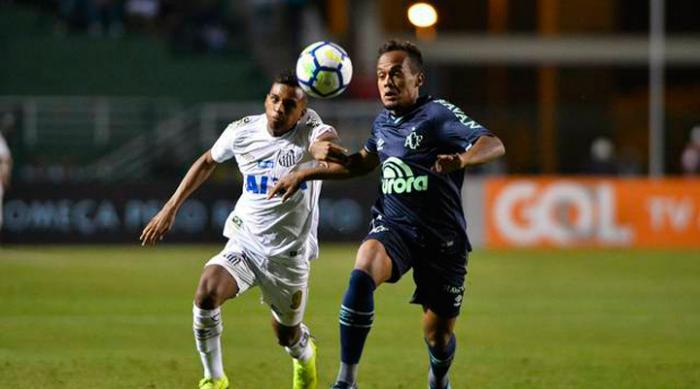 Santos é derrotado pela Chapecoense e perde oportunidade de entrar no G6